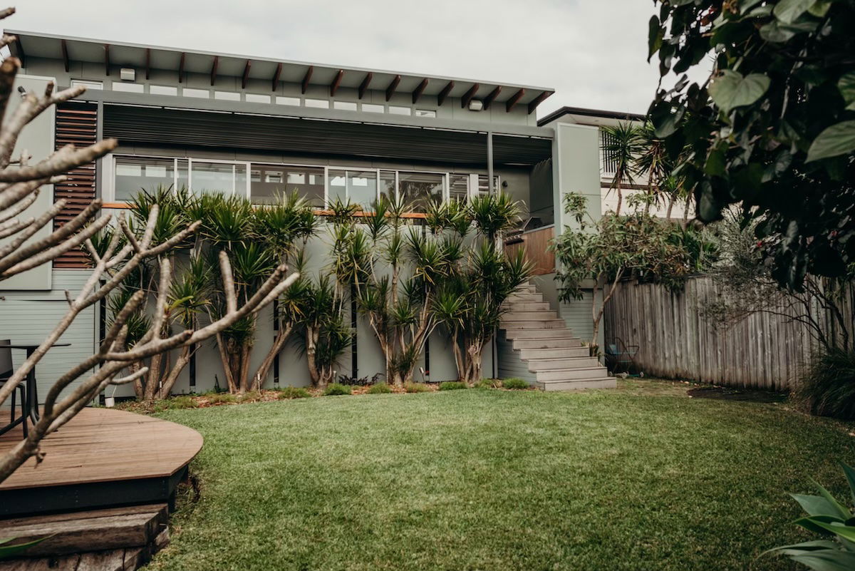 Indoor Outdoor Curly Haven